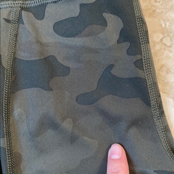 Lululemon Run Inspire Crop size 4 - Picture 5 of 5